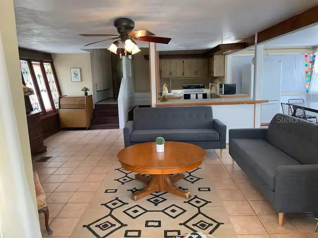 1064 Broadway Dunedin FL 34698