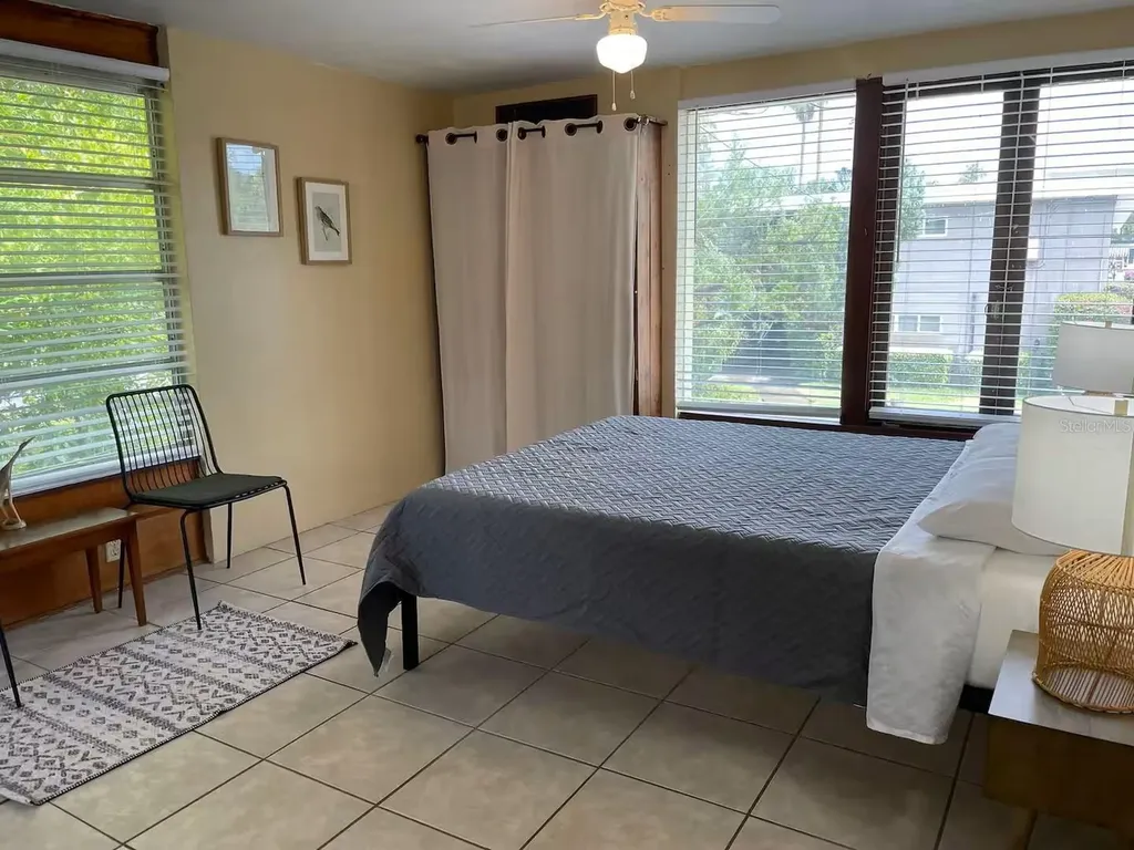 1064 Broadway Dunedin FL 34698