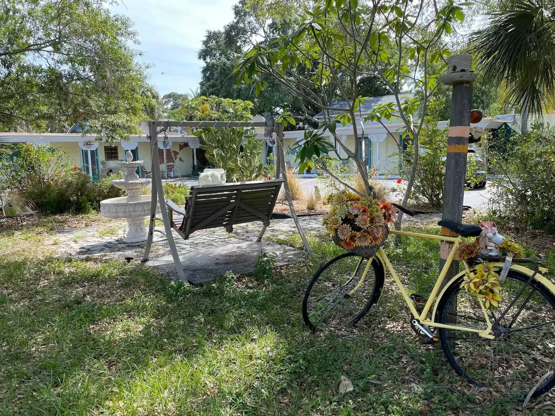 1064 Broadway Dunedin FL 34698