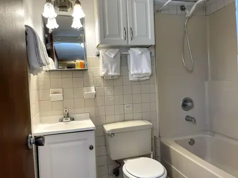 1064 Broadway Dunedin FL 34698