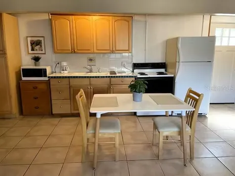 1064 Broadway Dunedin FL 34698