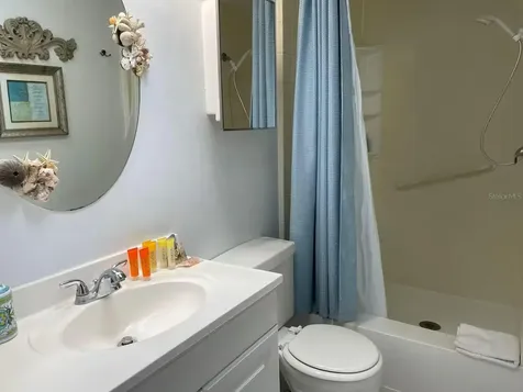 1064 Broadway Dunedin FL 34698