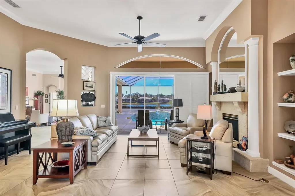 8172 Collingwood Court University Park FL 34201