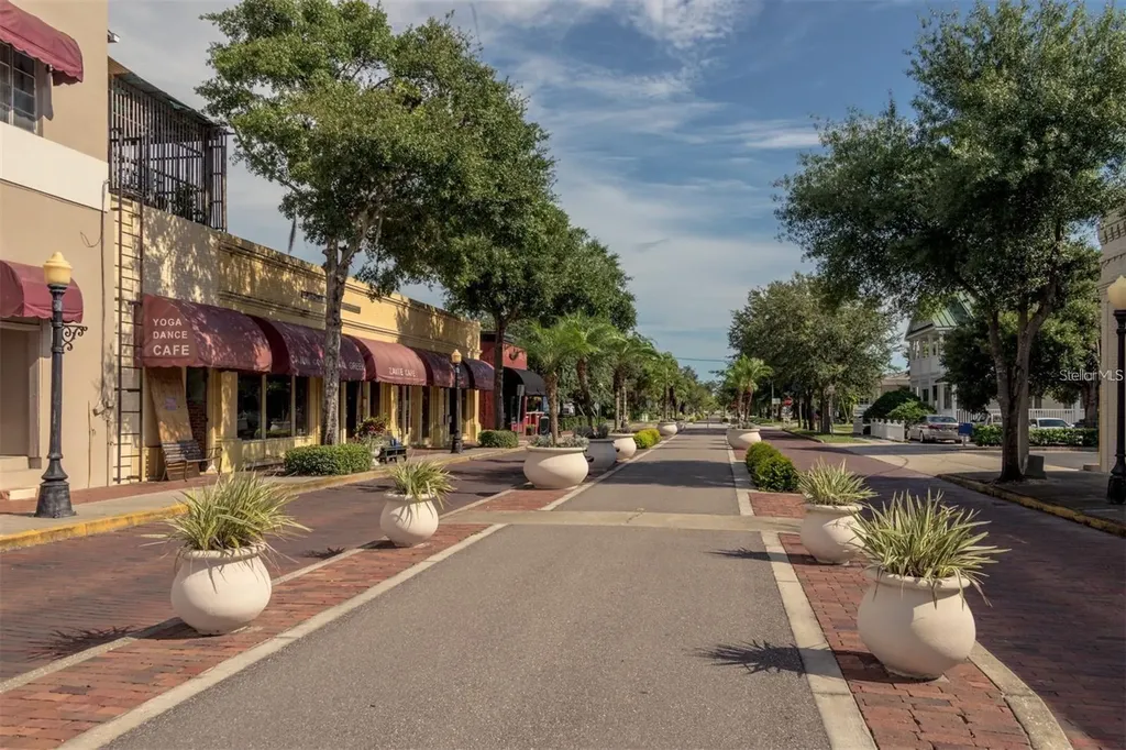 39650 Us Highway 19 N Tarpon Springs FL 34689