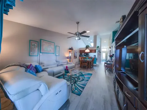 39650 Us Highway 19 N Tarpon Springs FL 34689