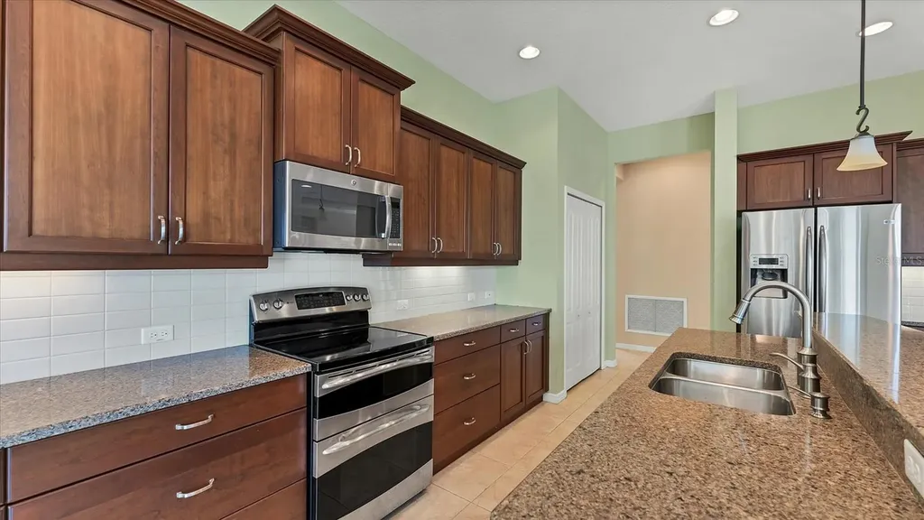6207 46th Court E Bradenton FL 34203