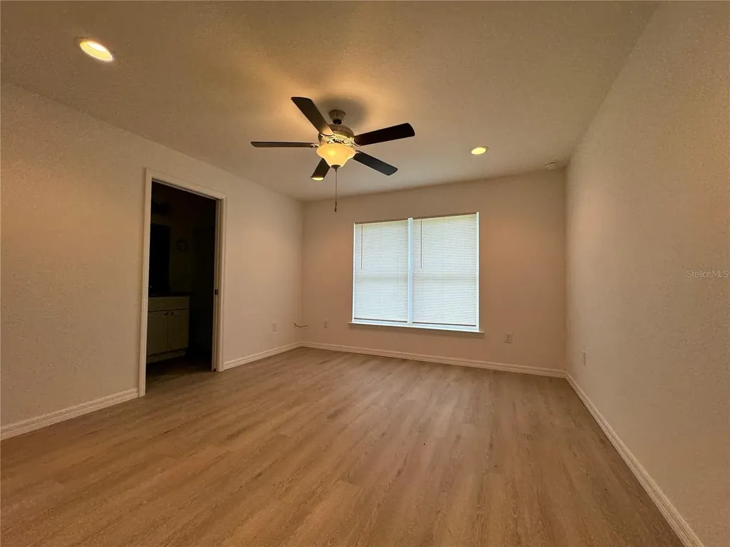 24 Malauka Loop Place Ocklawaha FL 32179