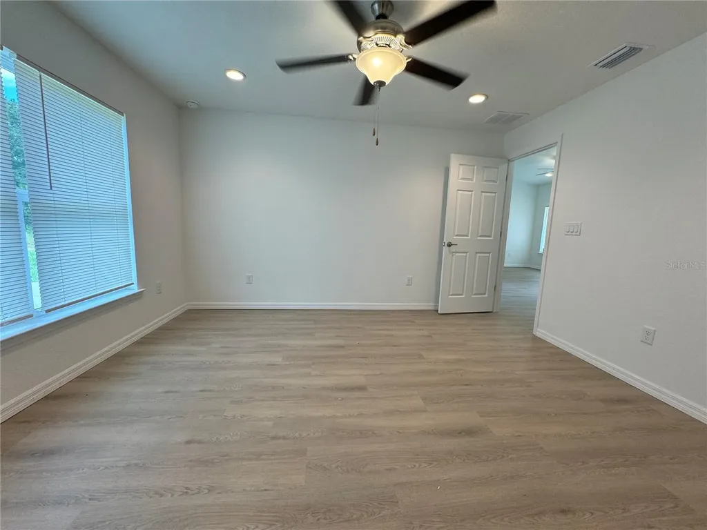24 Malauka Loop Place Ocklawaha FL 32179