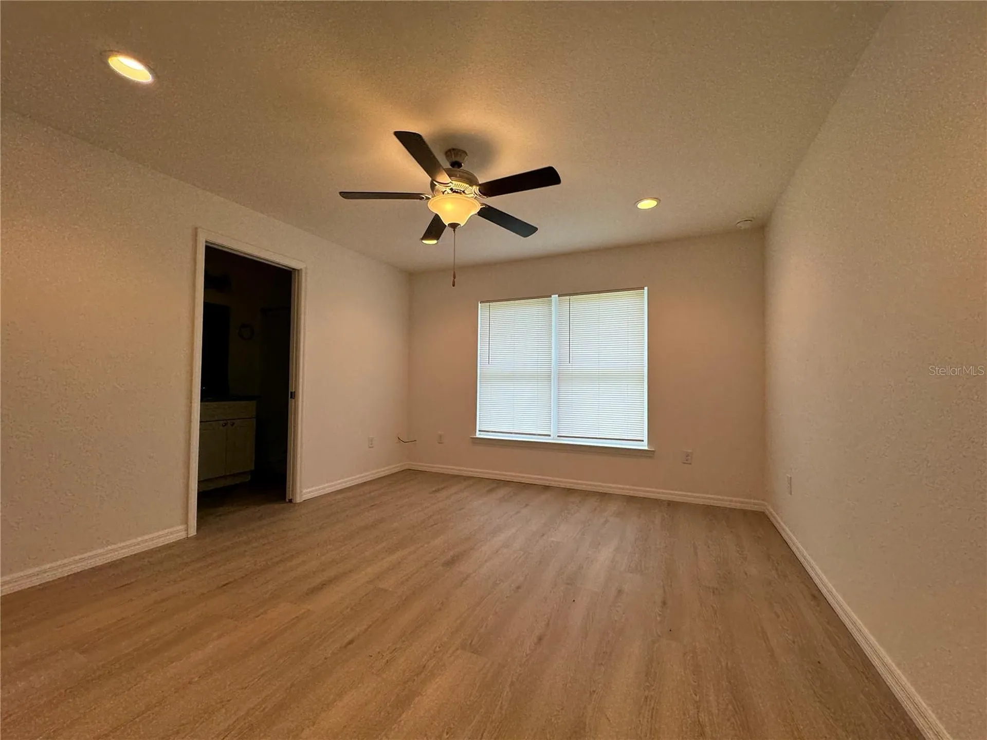 24 Malauka Loop Place Ocklawaha FL 32179