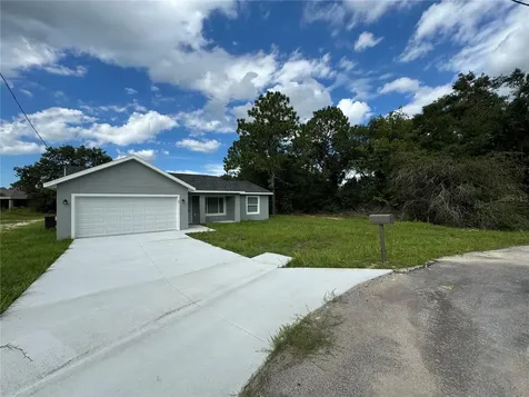 24 Malauka Loop Place Ocklawaha FL 32179