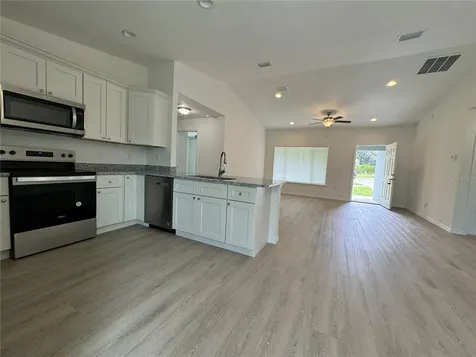 24 Malauka Loop Place Ocklawaha FL 32179