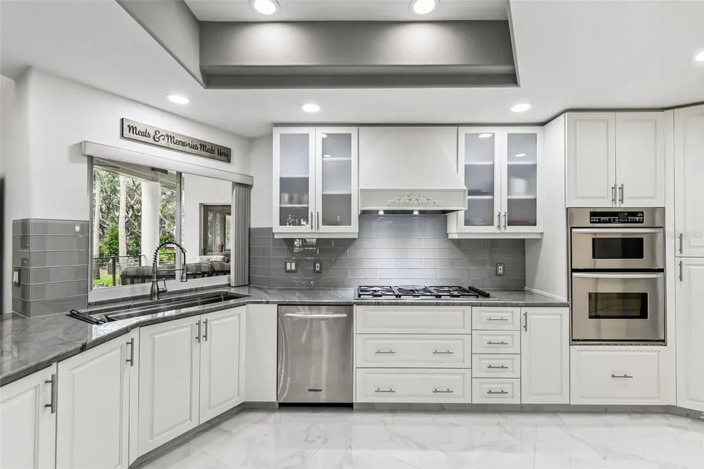 1705 Meyers Cove Drive Tarpon Springs FL 34689