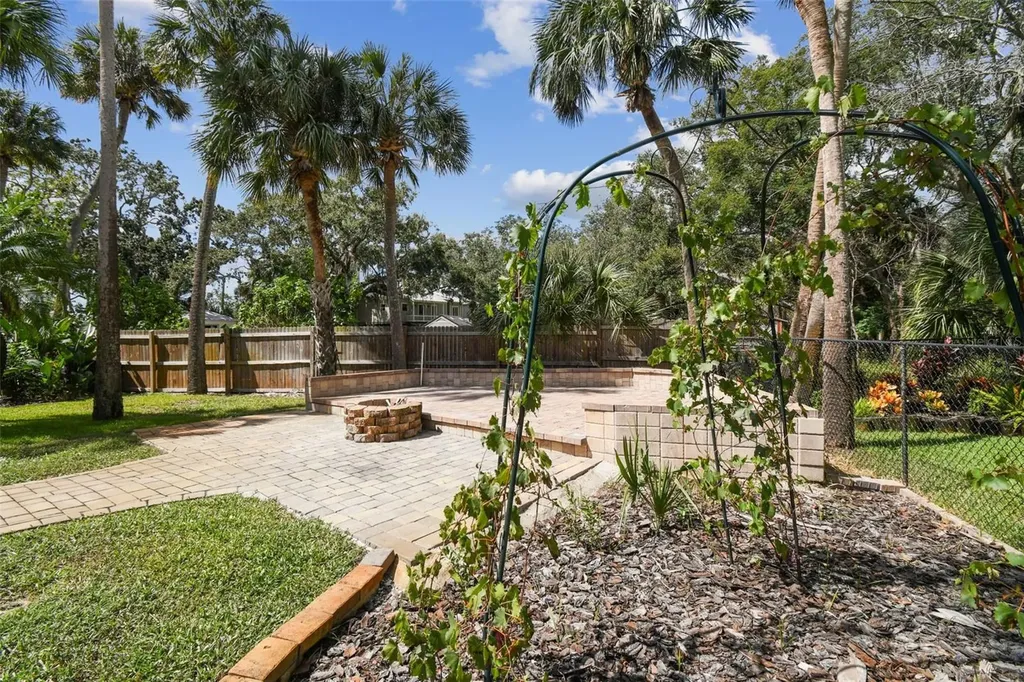1705 Meyers Cove Drive Tarpon Springs FL 34689