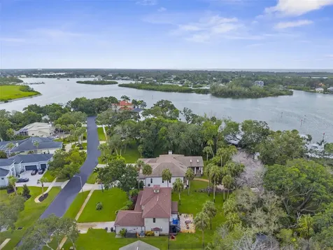 1705 Meyers Cove Drive Tarpon Springs FL 34689