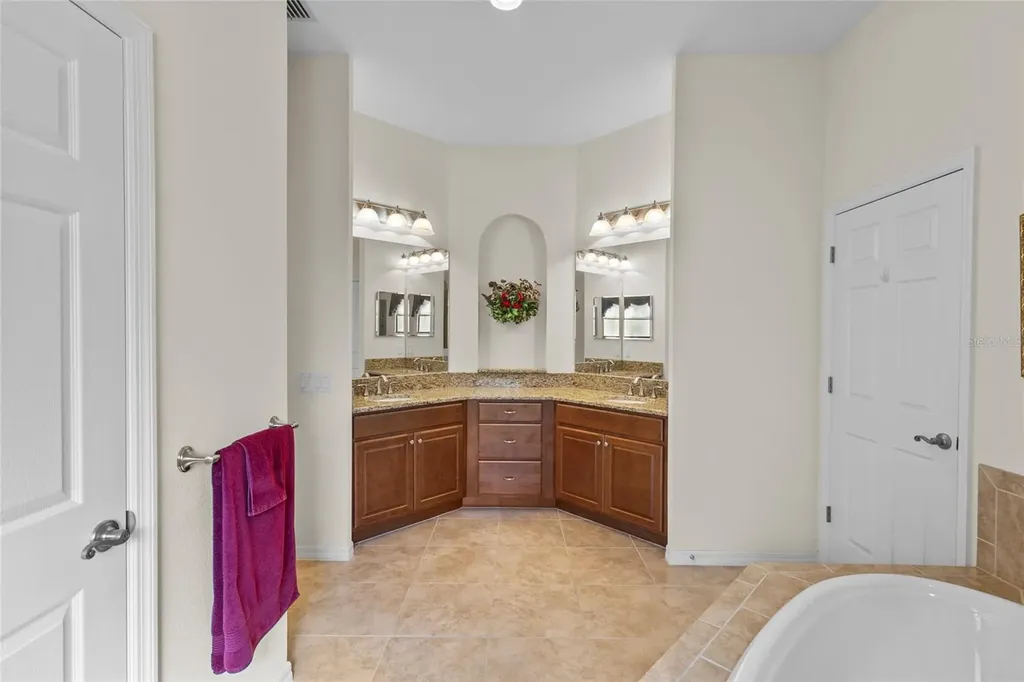 576 Mast Drive Bradenton FL 34208