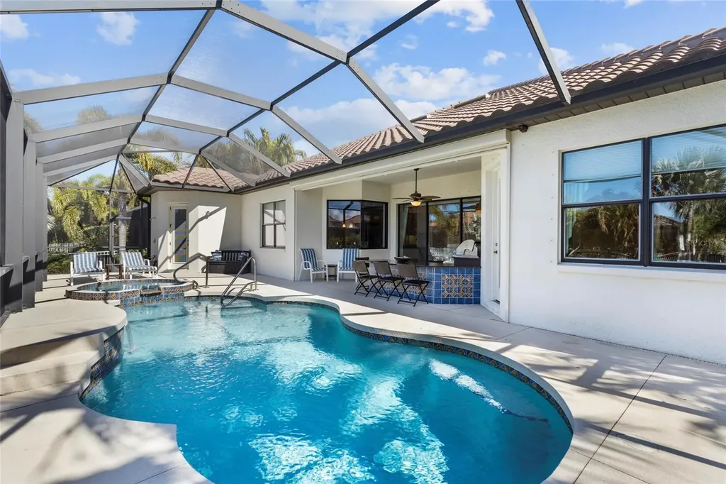 576 Mast Drive Bradenton FL 34208