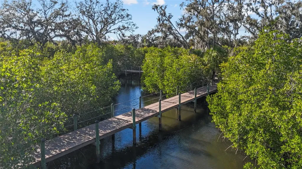 576 Mast Drive Bradenton FL 34208