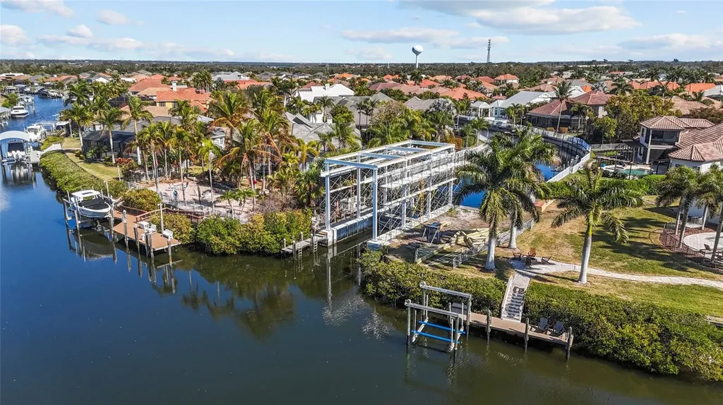 576 Mast Drive Bradenton FL 34208