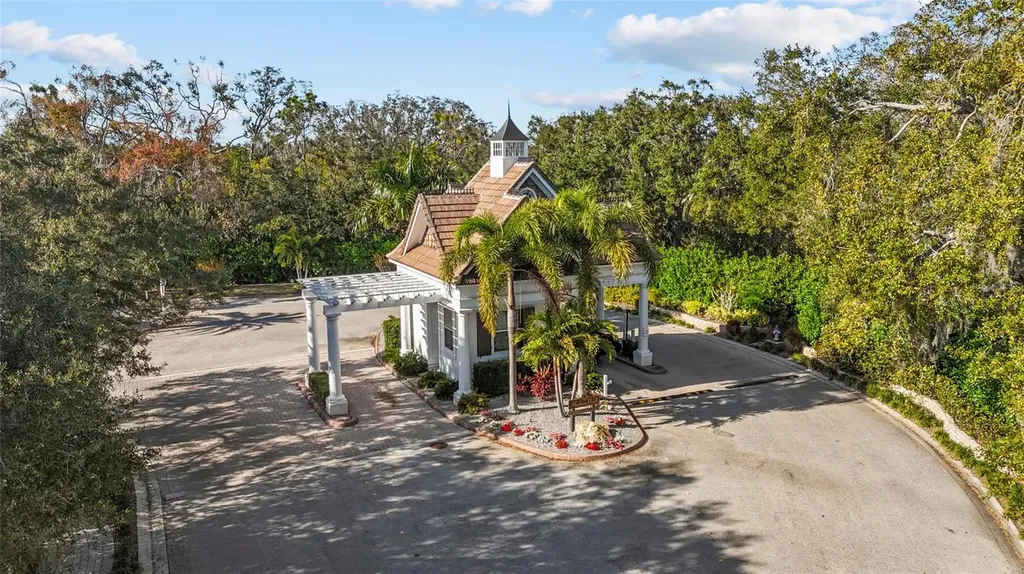 576 Mast Drive Bradenton FL 34208