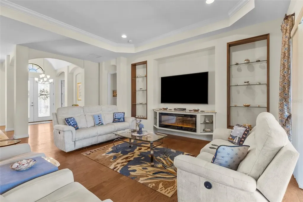 576 Mast Drive Bradenton FL 34208