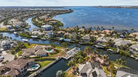 576 Mast Drive Bradenton FL 34208