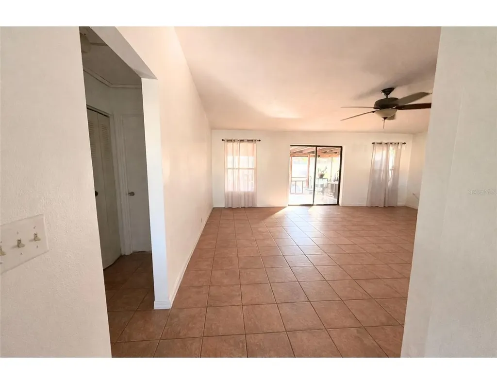 637 Fresno Court Kissimmee FL 34758