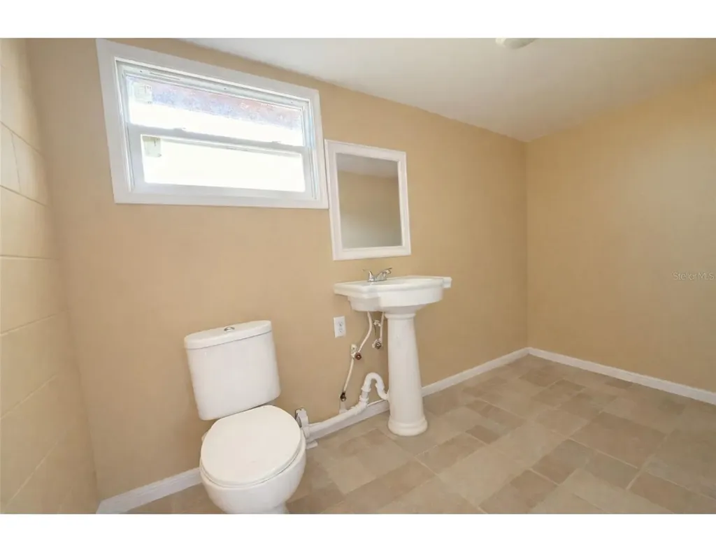 637 Fresno Court Kissimmee FL 34758