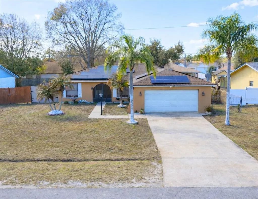 637 Fresno Court Kissimmee FL 34758