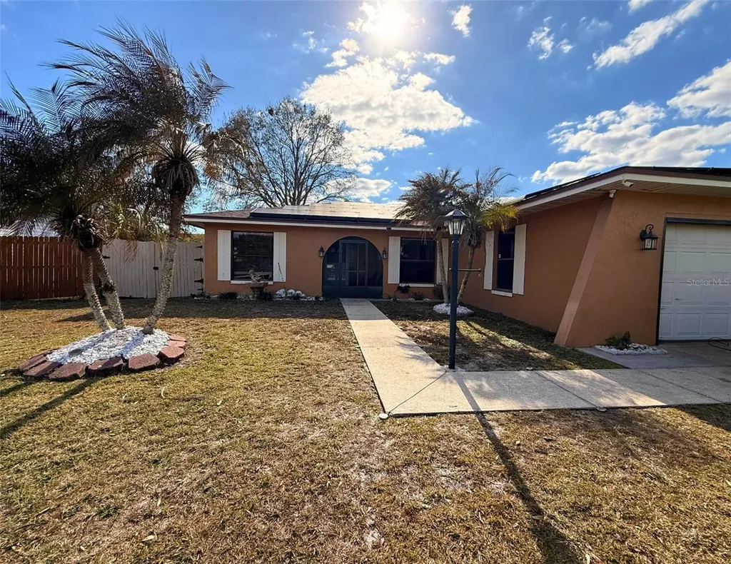 637 Fresno Court Kissimmee FL 34758