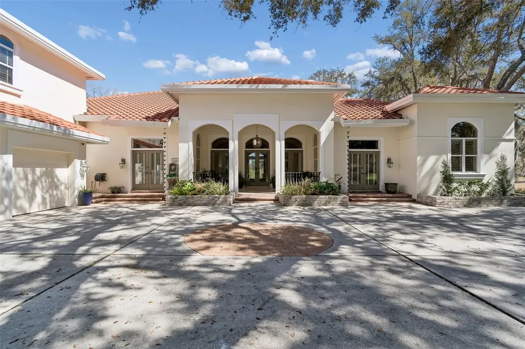 5212 Golf Links Boulevard Zephyrhills FL 33541