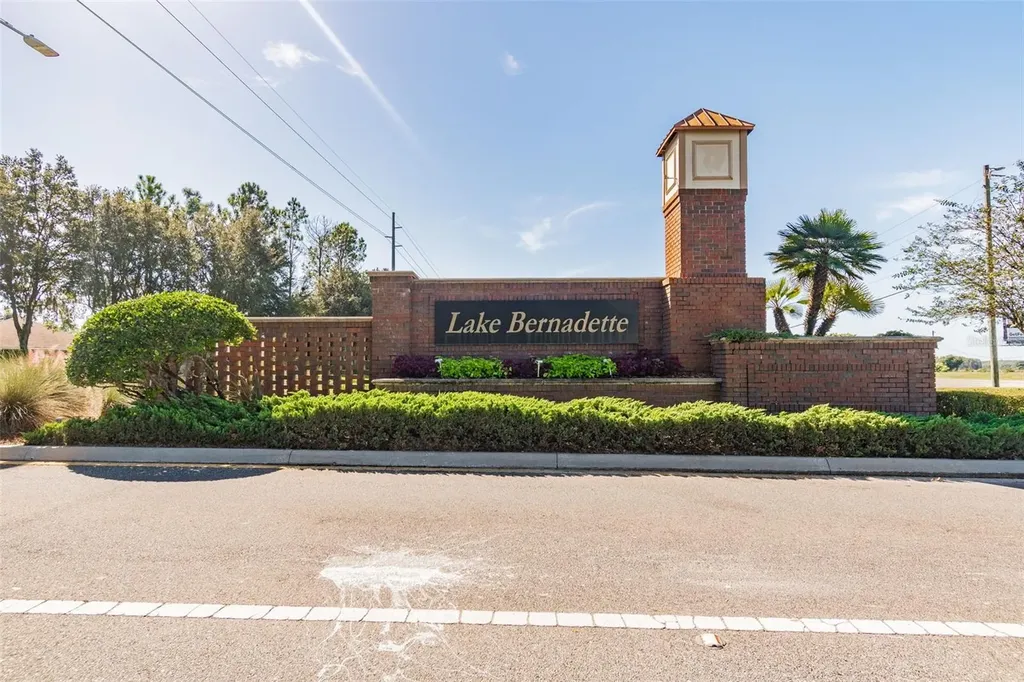 5212 Golf Links Boulevard Zephyrhills FL 33541