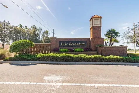 5212 Golf Links Boulevard Zephyrhills FL 33541