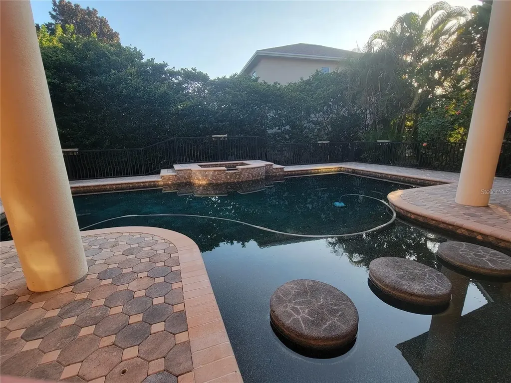 10209 Thurston Groves Boulevard Largo FL 33778