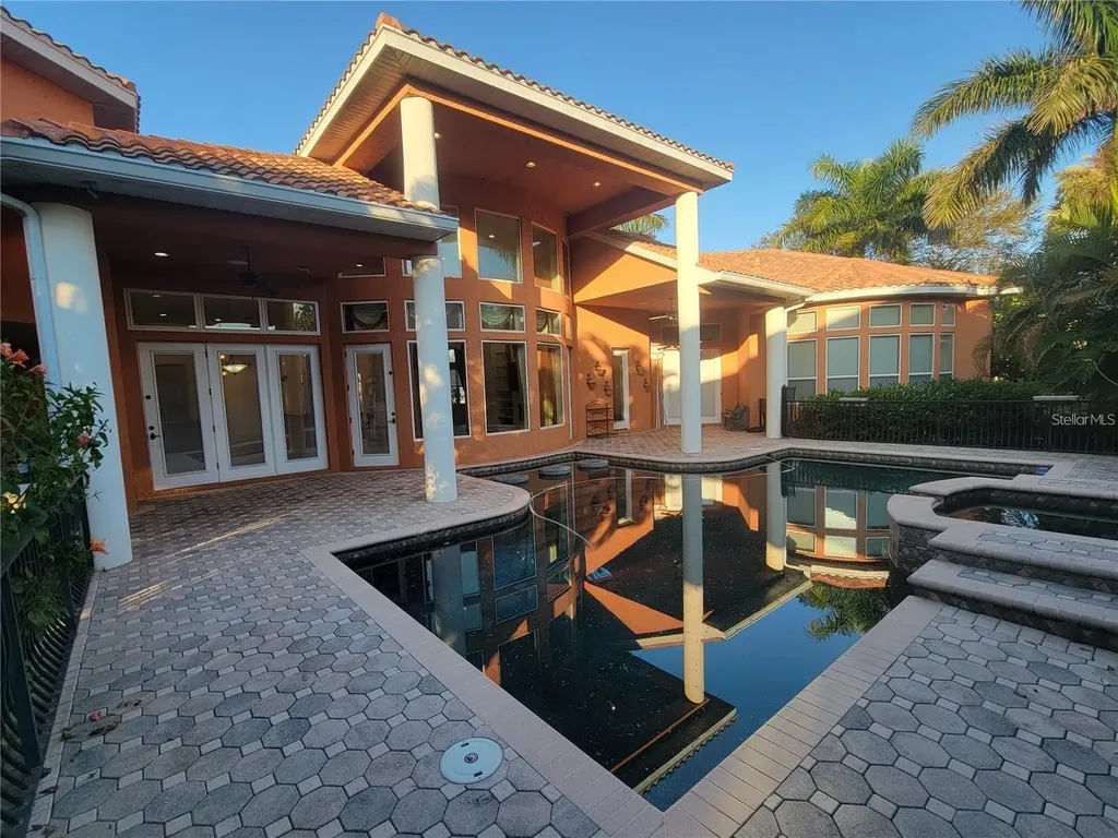 10209 Thurston Groves Boulevard Largo FL 33778