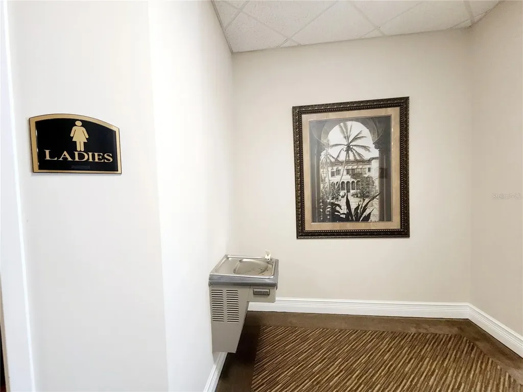 1016 Collier Center Way Naples FL 34110