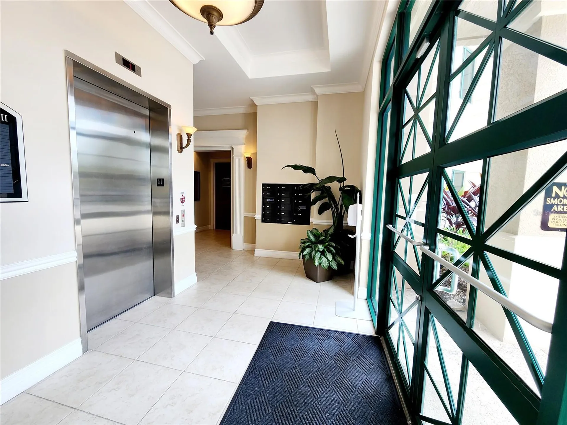 1016 Collier Center Way Naples FL 34110