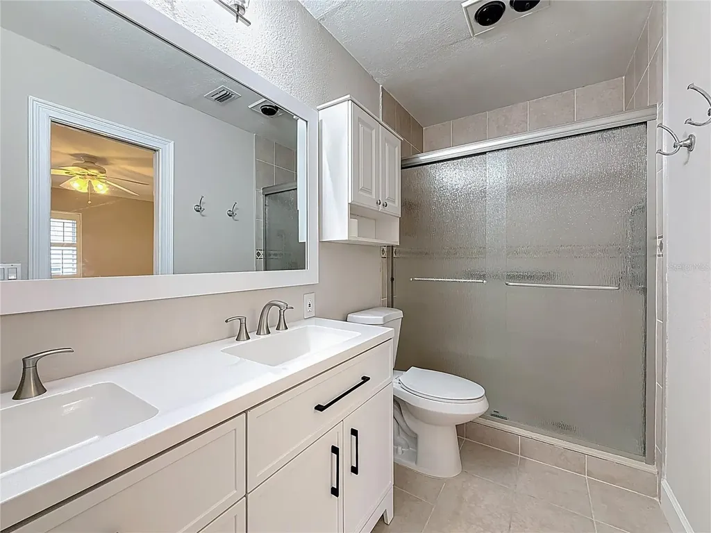 6747 Cape Hatteras Way NE St Petersburg FL 33702