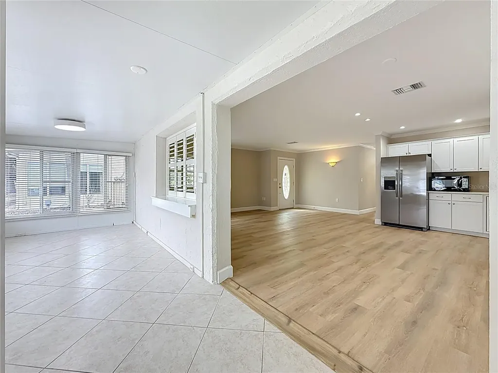 6747 Cape Hatteras Way NE St Petersburg FL 33702