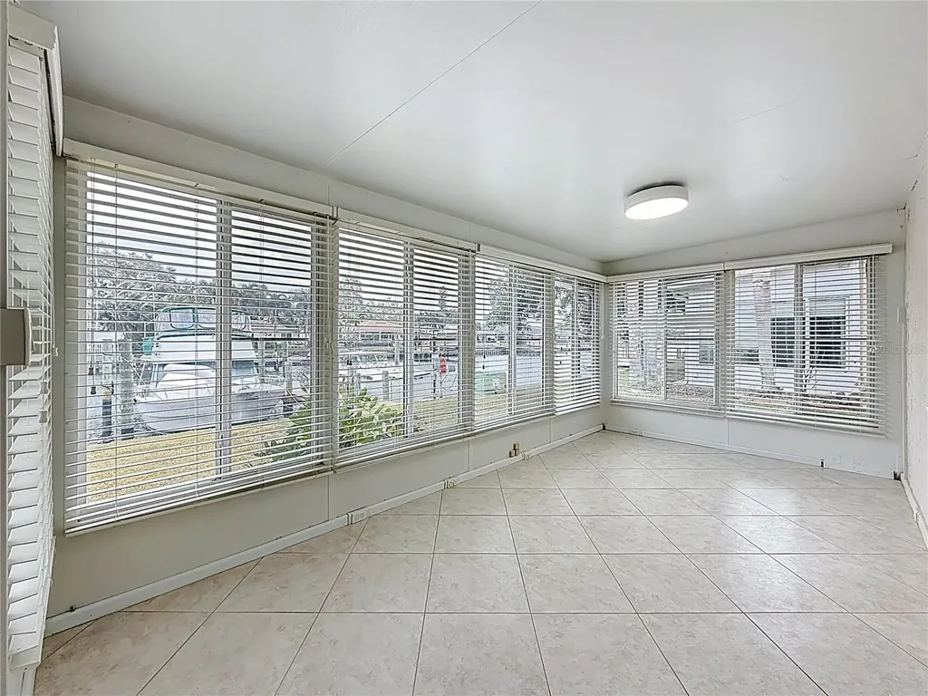 6747 Cape Hatteras Way NE St Petersburg FL 33702