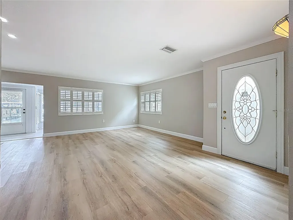 6747 Cape Hatteras Way NE St Petersburg FL 33702