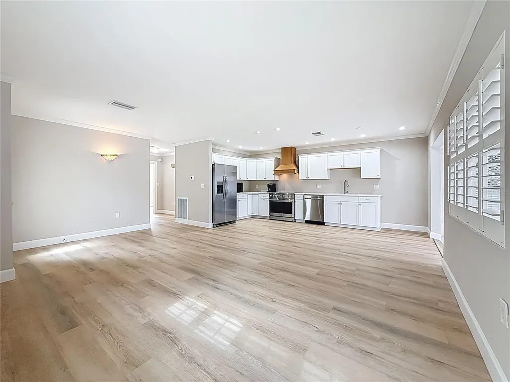 6747 Cape Hatteras Way NE St Petersburg FL 33702