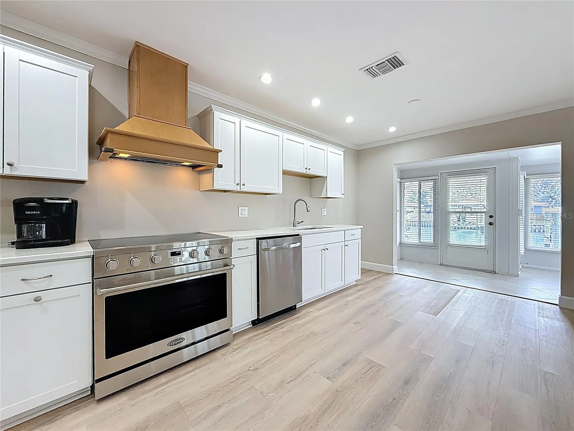 6747 Cape Hatteras Way NE St Petersburg FL 33702