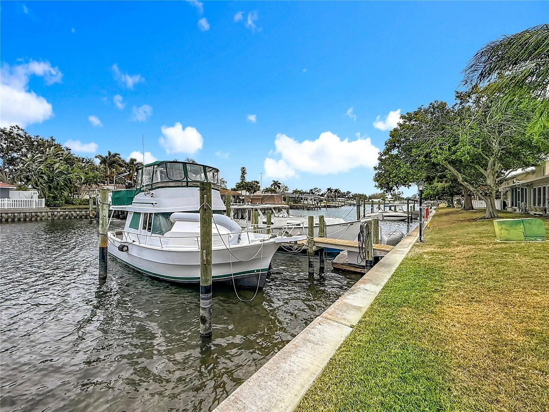 6747 Cape Hatteras Way NE St Petersburg FL 33702