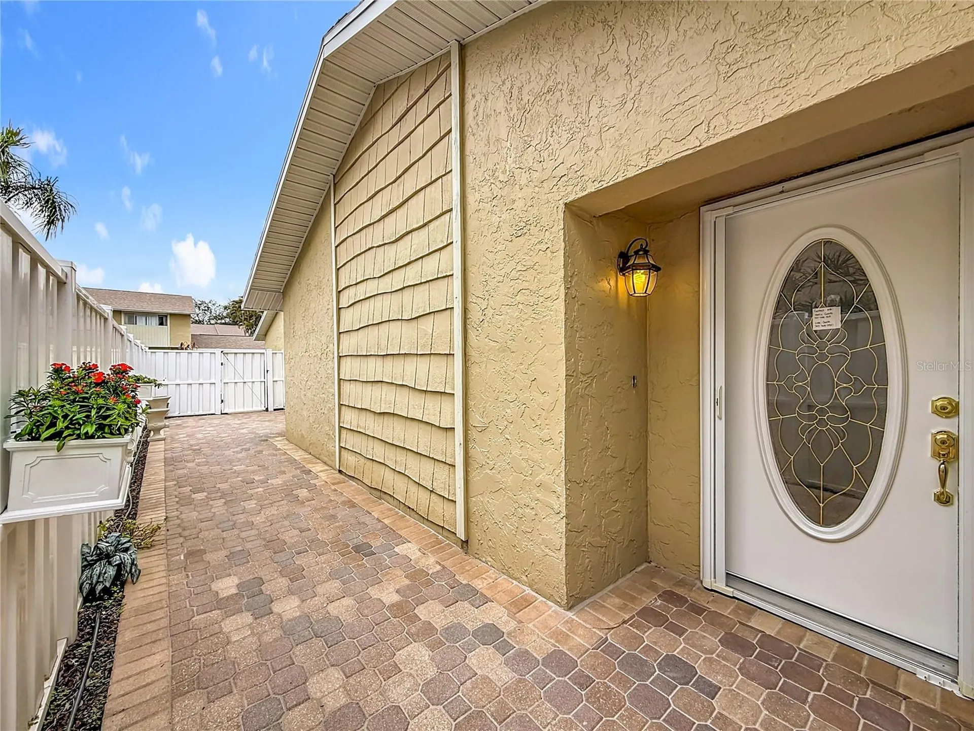 6747 Cape Hatteras Way NE St Petersburg FL 33702