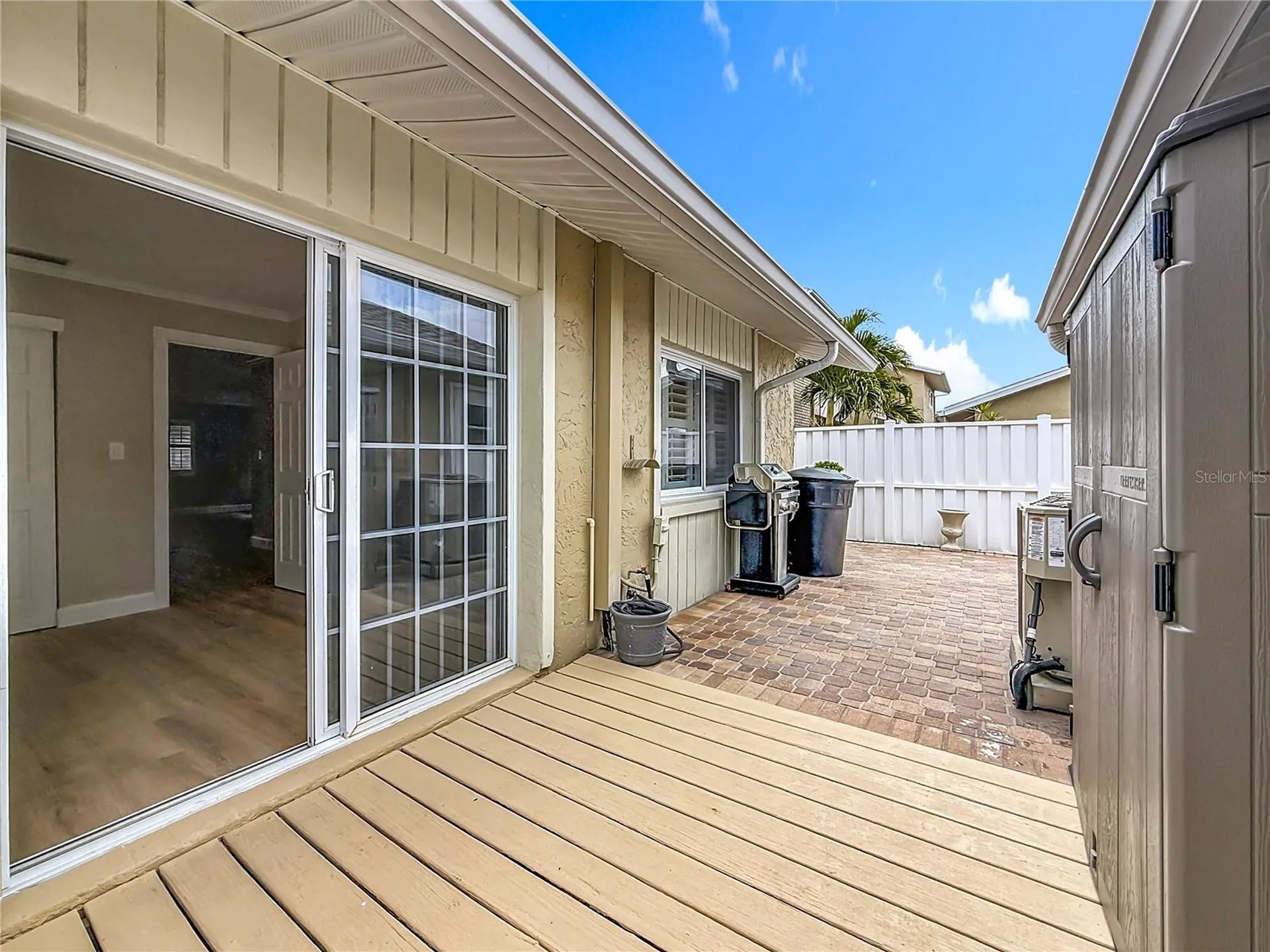 6747 Cape Hatteras Way NE St Petersburg FL 33702
