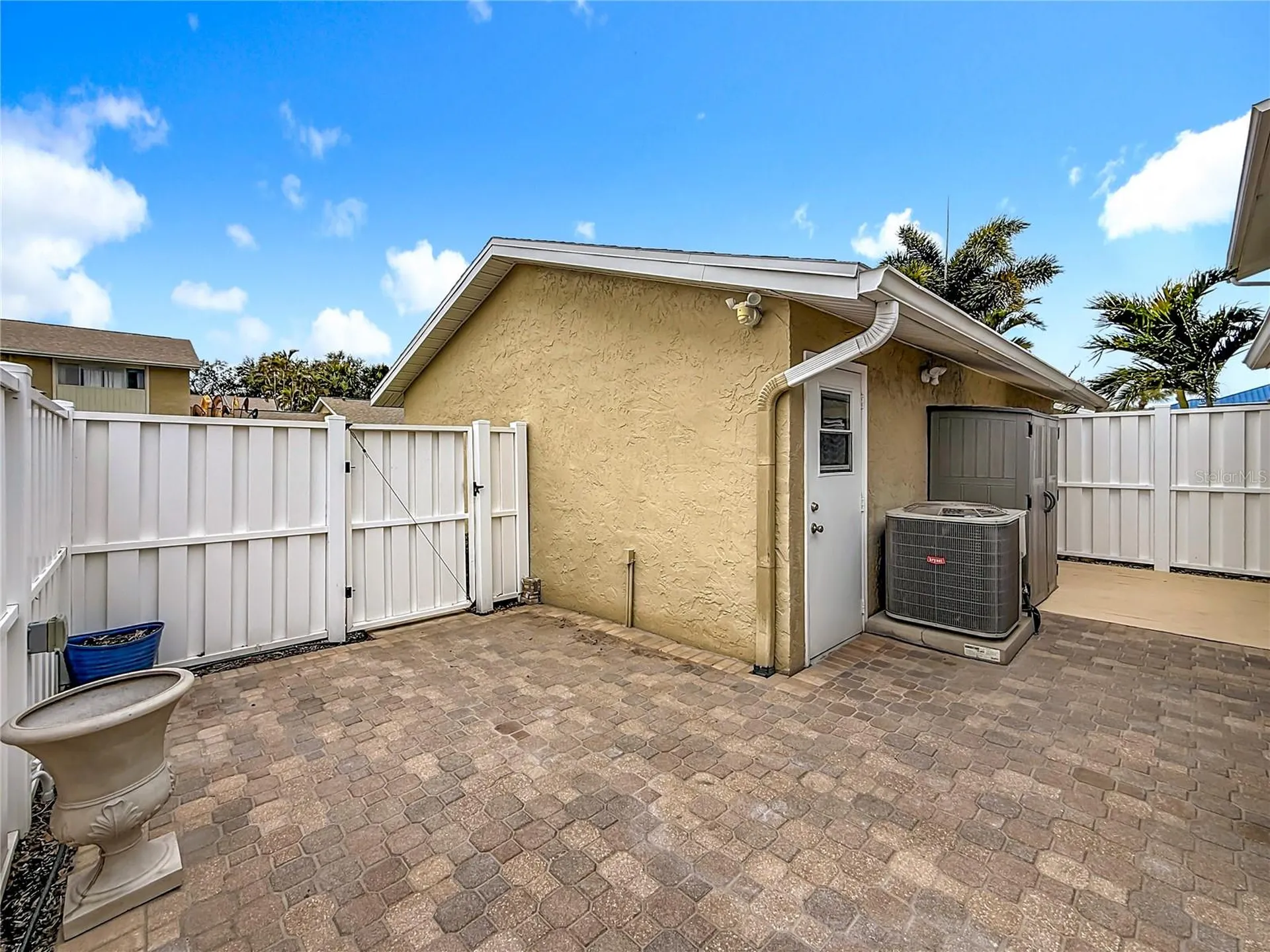 6747 Cape Hatteras Way NE St Petersburg FL 33702
