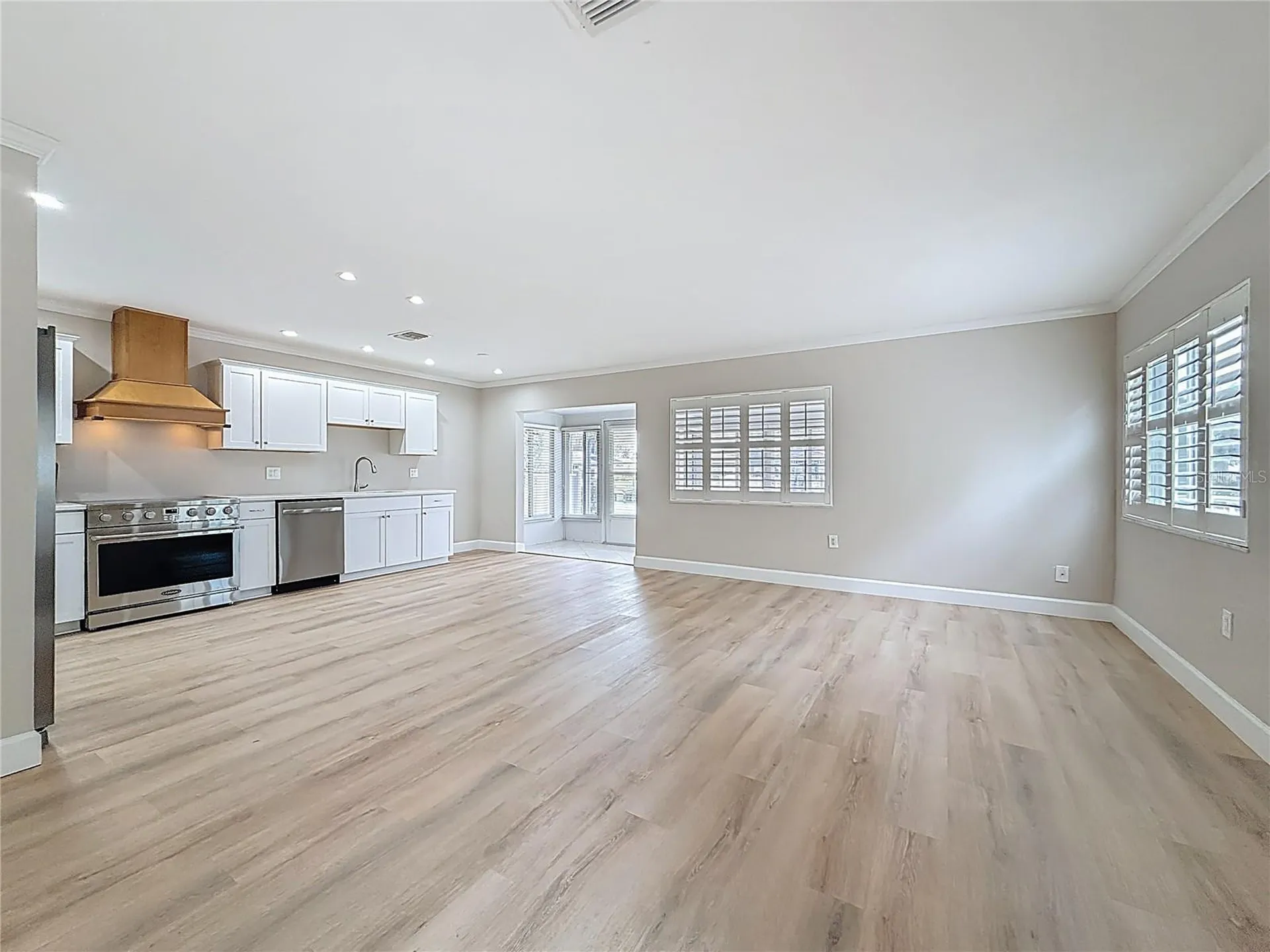 6747 Cape Hatteras Way NE St Petersburg FL 33702