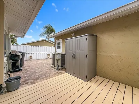 6747 Cape Hatteras Way NE St Petersburg FL 33702