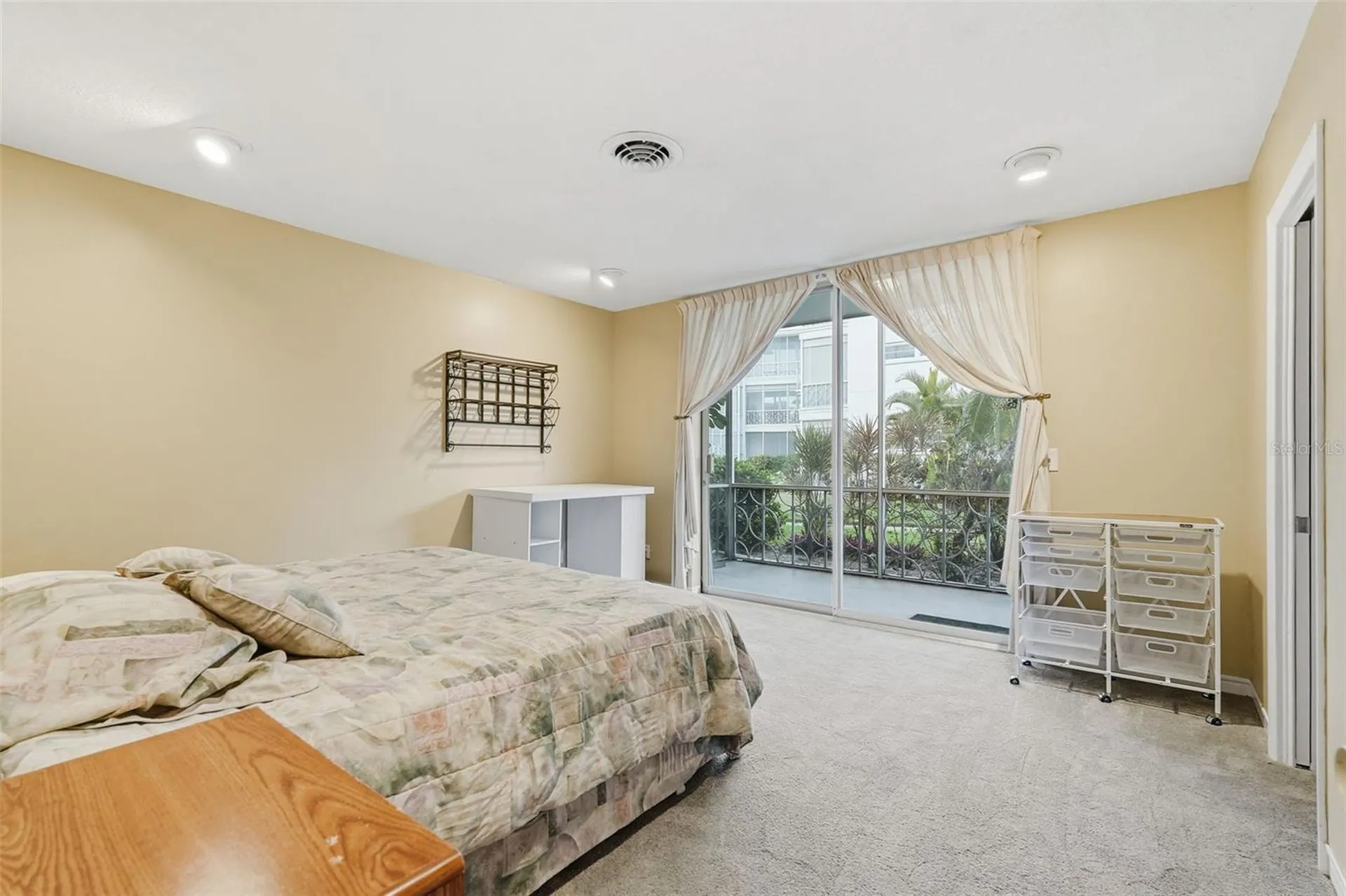 1000 N Shore Drive NE St Petersburg FL 33701