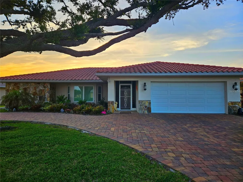 1706 S Lakeside Court Venice FL 34293